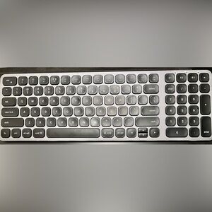 NIB Satechi external backlit wireless Bluetooth 5.0 MacBook Pro iPod keyboard